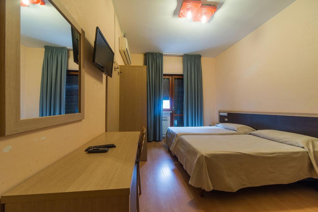 Hotel Del Camerlengo Fara San Martino Zimmer foto