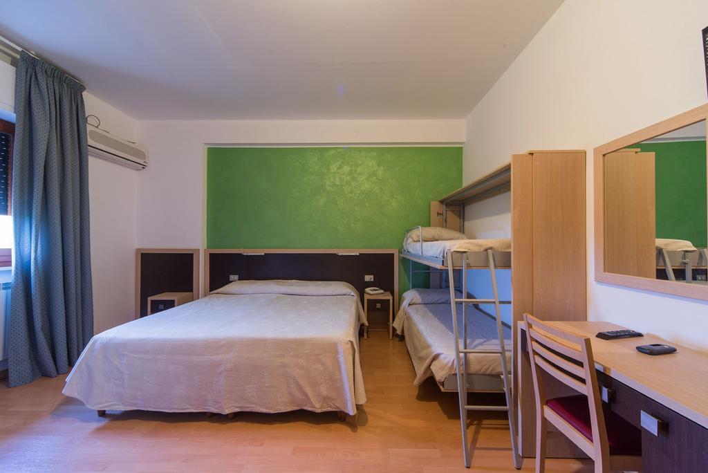 Hotel Del Camerlengo Fara San Martino Zimmer foto